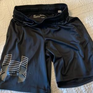 Under Armour Boys Black Shorts Size Youth Small